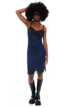 Vintage Classics - Slip Dresses 29 Vintage Classics - Slip Dresses -TUNNEL Vision Shop 256A1657 6f9e2c1f 5833 4348 9091 215166325381