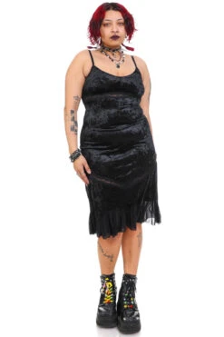 Luci Black Velvet Midi Dress 39 Luci Black Velvet Midi Dress -TUNNEL Vision Shop 256A2163 d3bb9e9e d1f8 4e04 b528 39d9e09b49a3