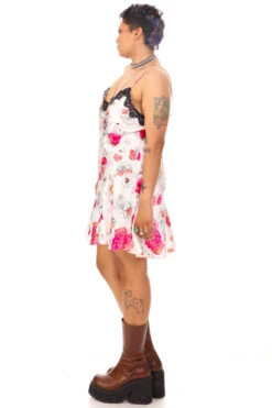 Vintage Y2K Delicate Flower White Slip Dress 9 Vintage Y2K Delicate Flower White Slip Dress -TUNNEL Vision Shop 256A4709 96771fb5 374a 49ff 8e2d c2946b1f3a6b