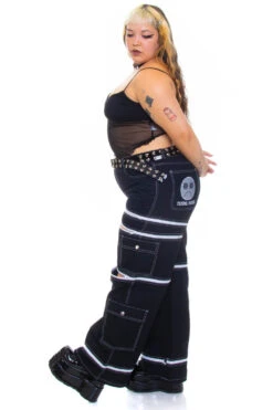 Black 5-in-1 Convertible Zip-Off Cargo Pants -TUNNEL Vision Shop 256A4963