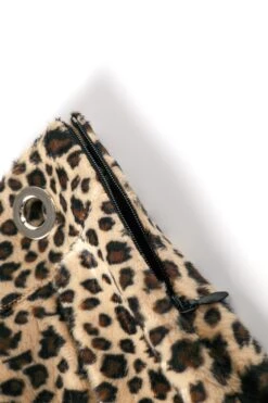 PRE-ORDER: Peekaboo Fuzzy Leopard Print Grommet Mini Skirt -TUNNEL Vision Shop 611A2075