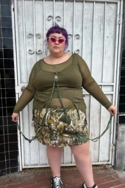 Gish Olive Convertible 3-in-1 Layered Top -TUNNEL Vision Shop Facetune 05 09 2023 16 46 45