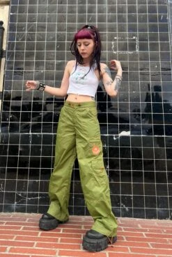 Splendor Olive Parachute Pants 23 Splendor Olive Parachute Pants -TUNNEL Vision Shop grnpants4